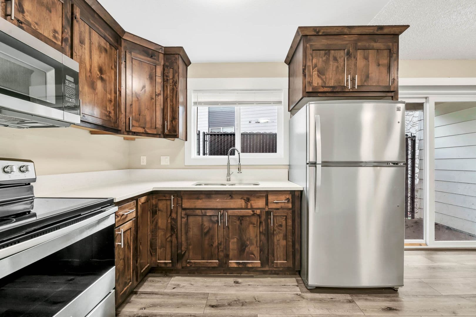 Albany Apartment: 3222 North Shore Dr SE