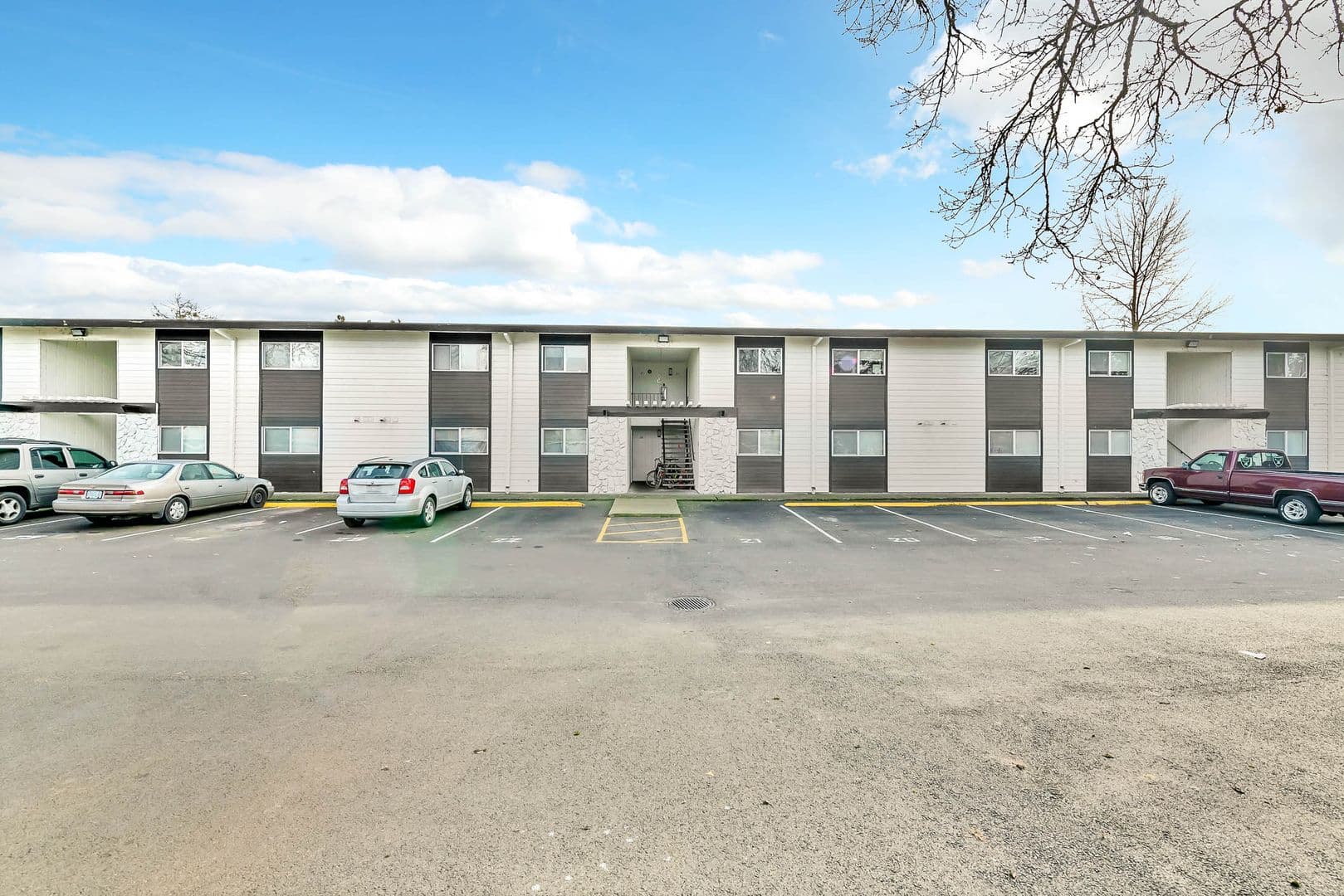 Albany Apartment: 3222 North Shore Dr SE