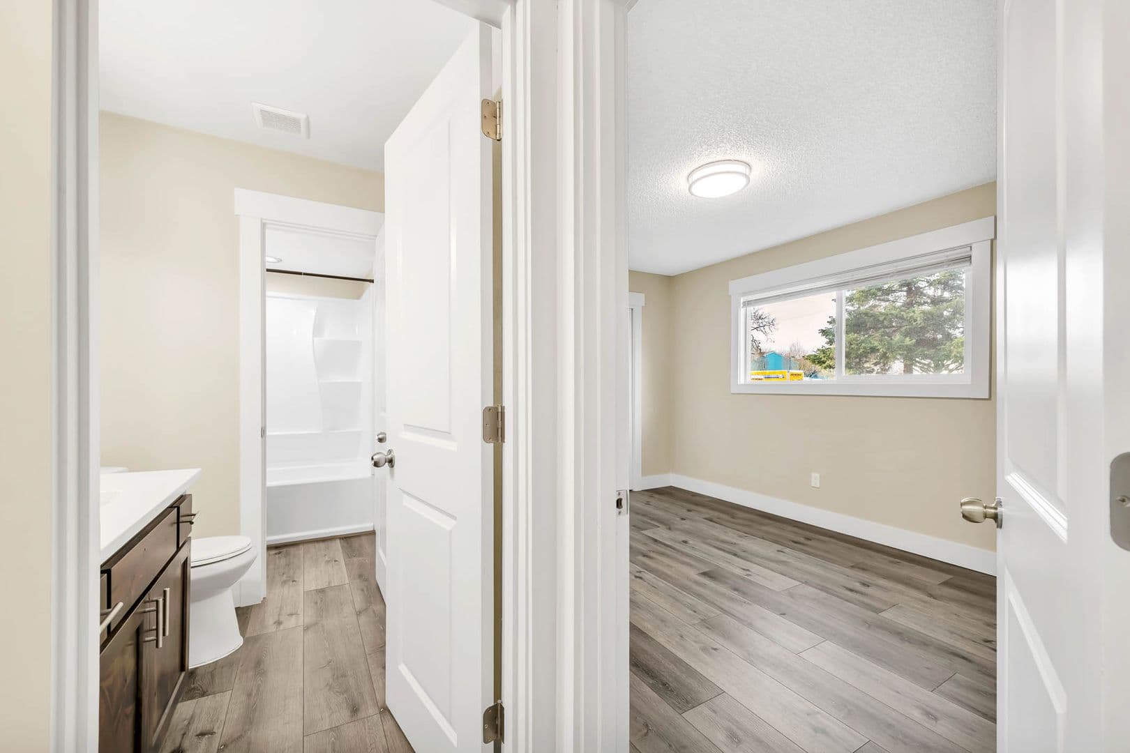 Albany Apartment: 3222 North Shore Dr SE