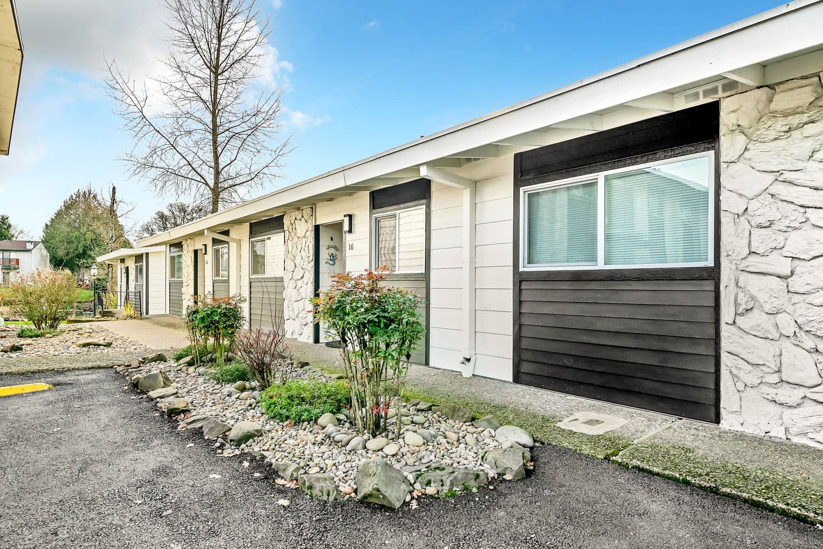 Albany Apartment: 3222 North Shore Dr SE