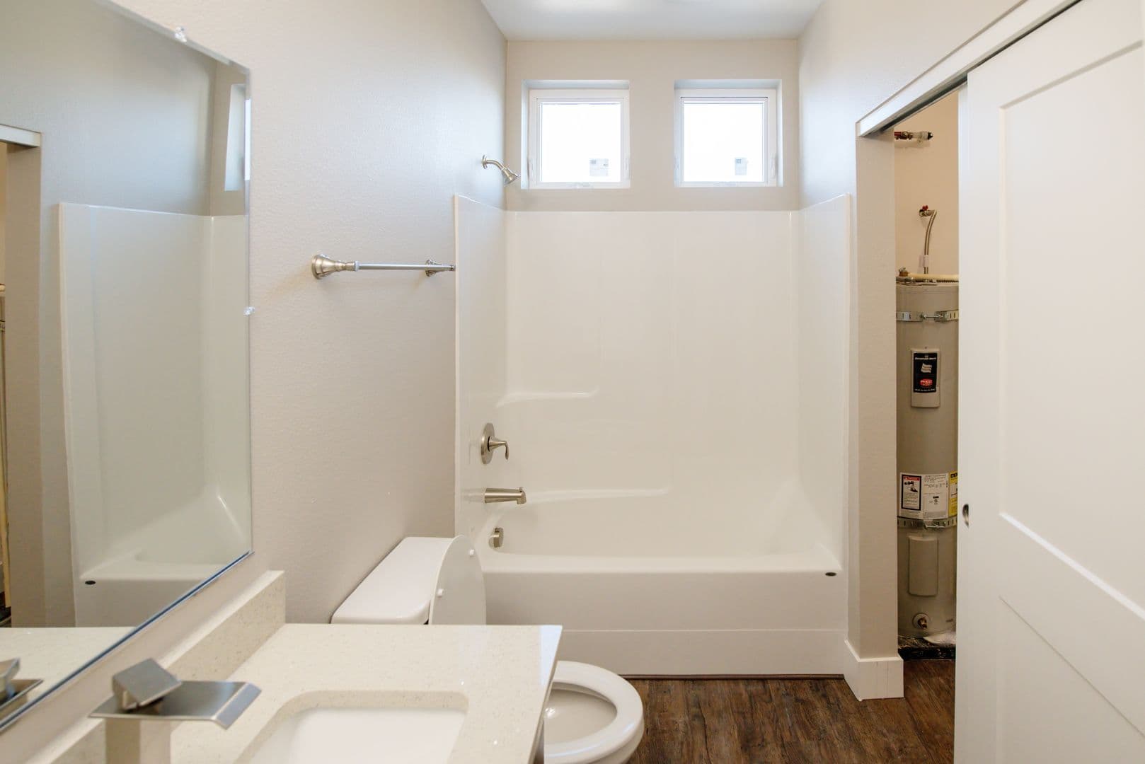 Salem Apartment: 2385 Fairgrounds Rd NE