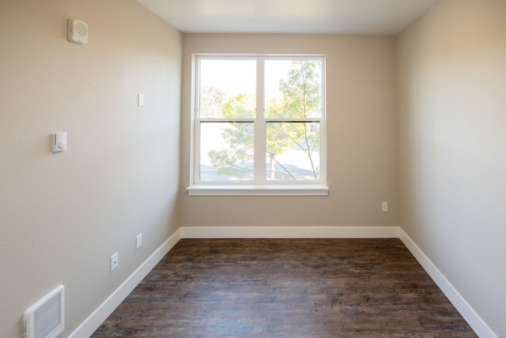 Salem Apartment: 2385 Fairgrounds Rd NE