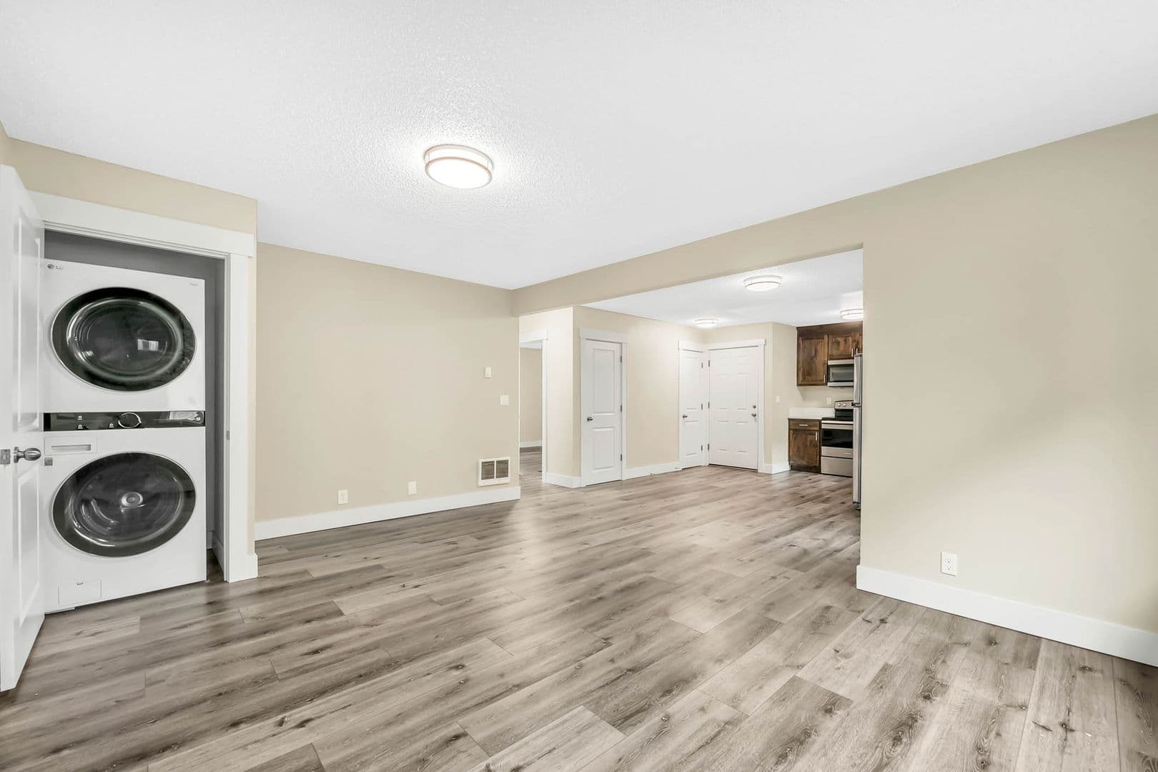Albany Apartment: 3222 North Shore Dr SE