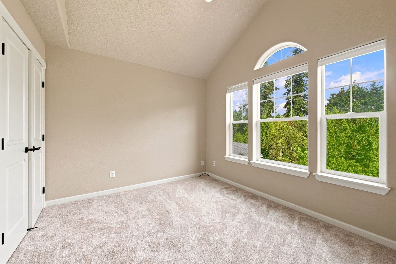 Oregon City House: 14174 Murren Way