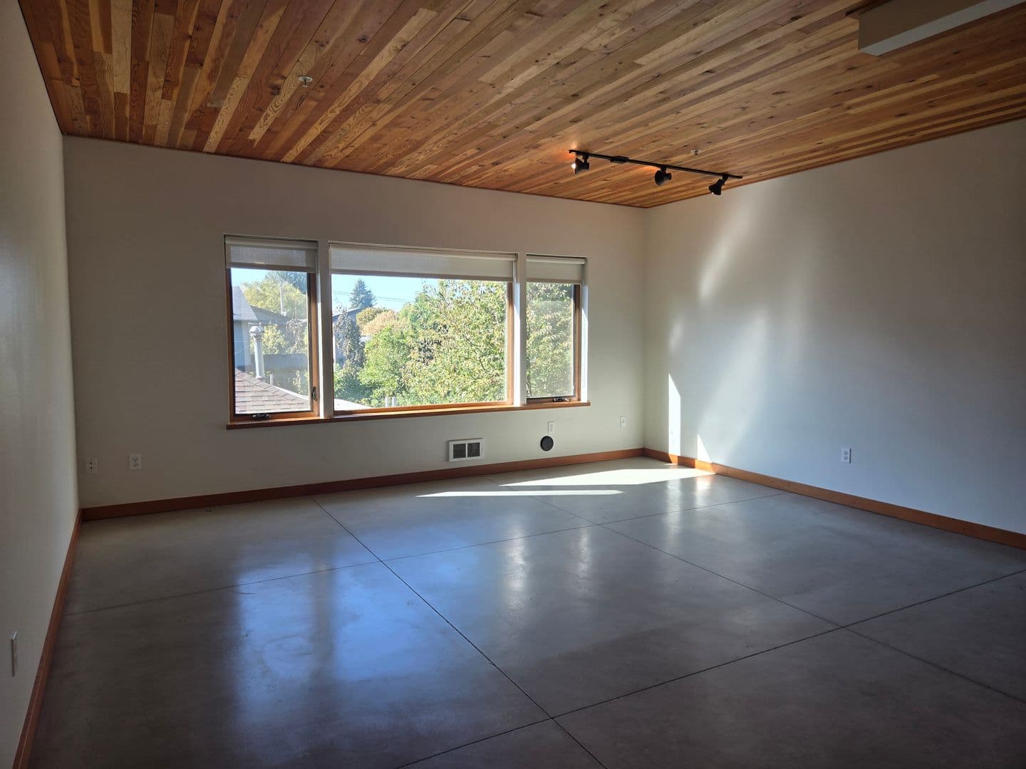 Portland Apartment: 3775 - 3777 SE Belmont Street