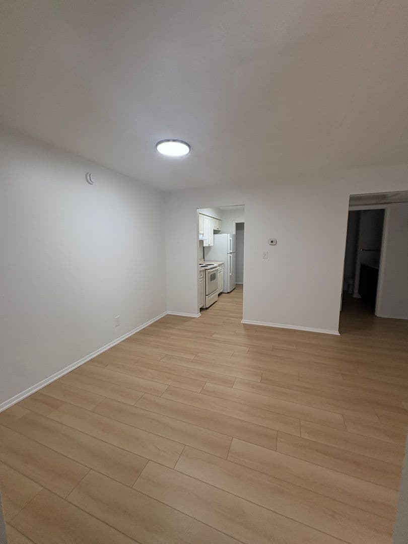 Muncie Apartment: 2403 W Charles St