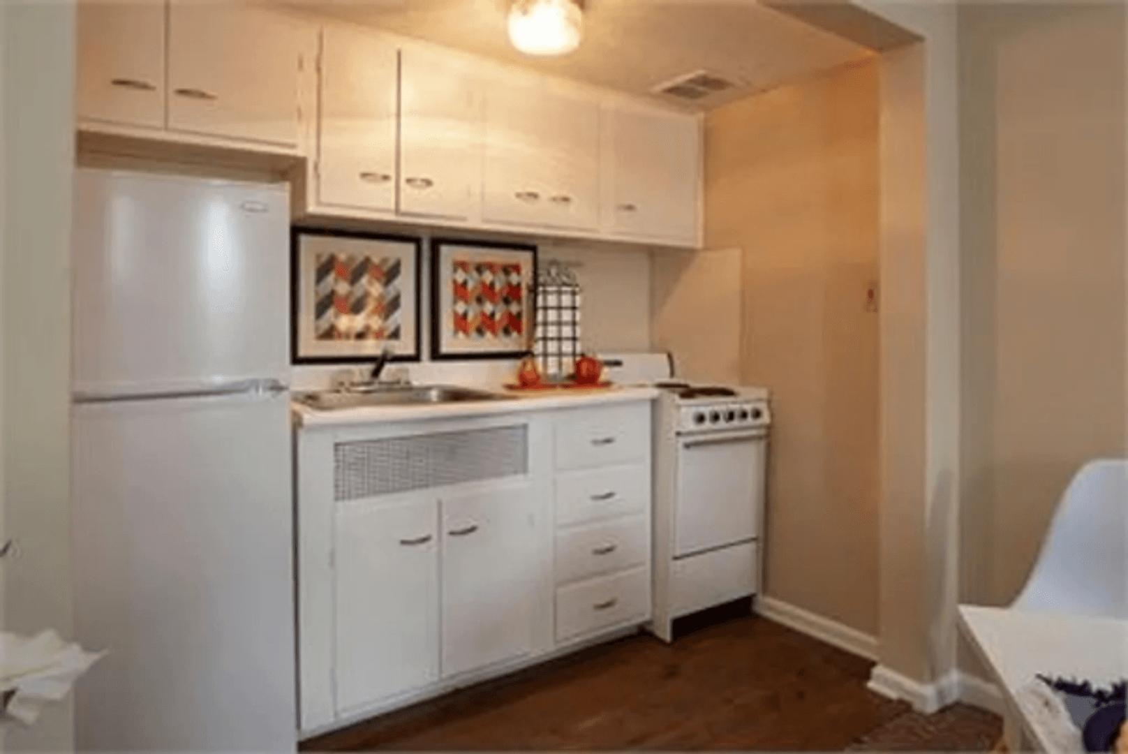 Muncie Apartment: 123 N High St