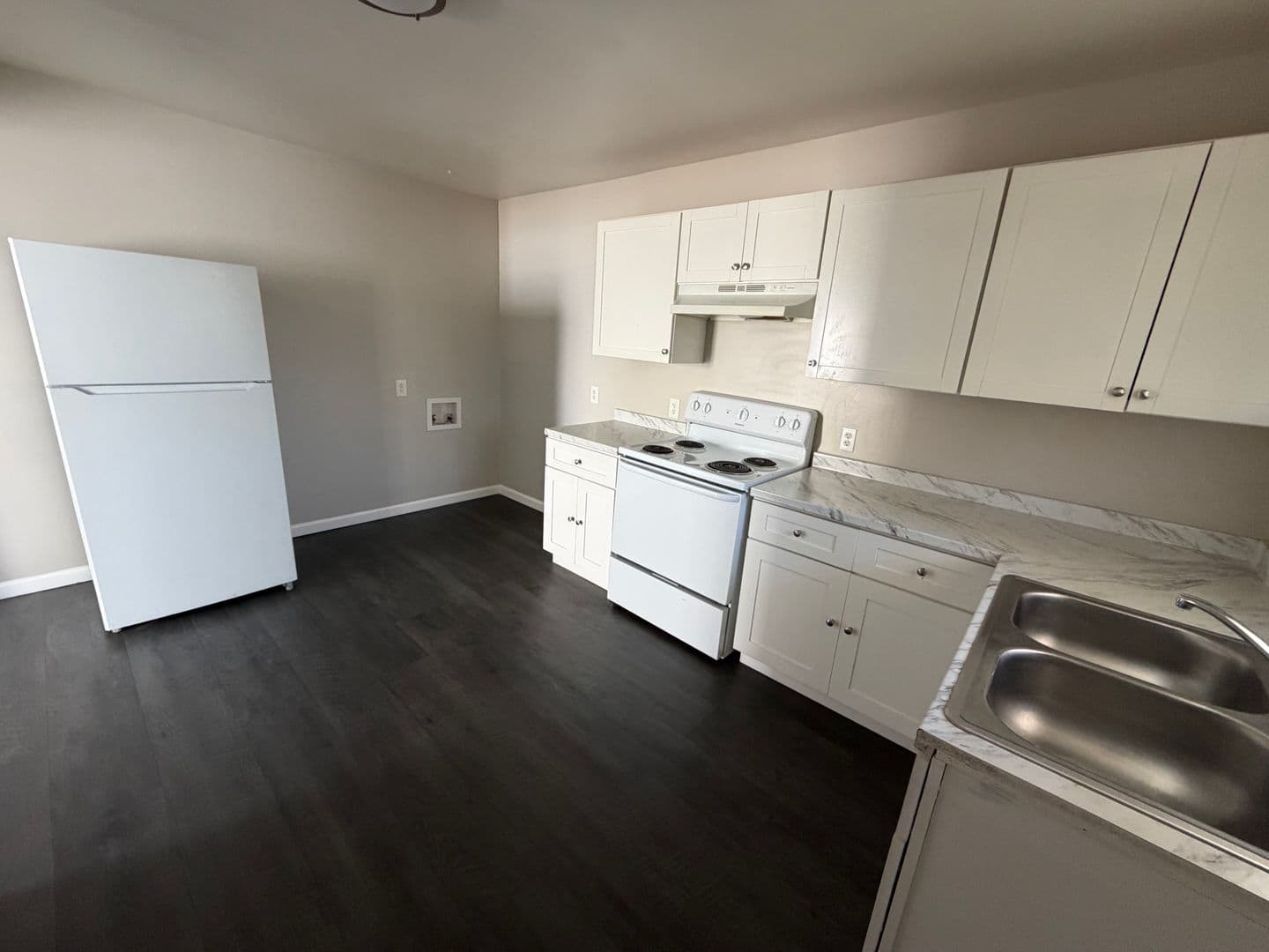 Brownsville Apartment: 470 Dianne Dr