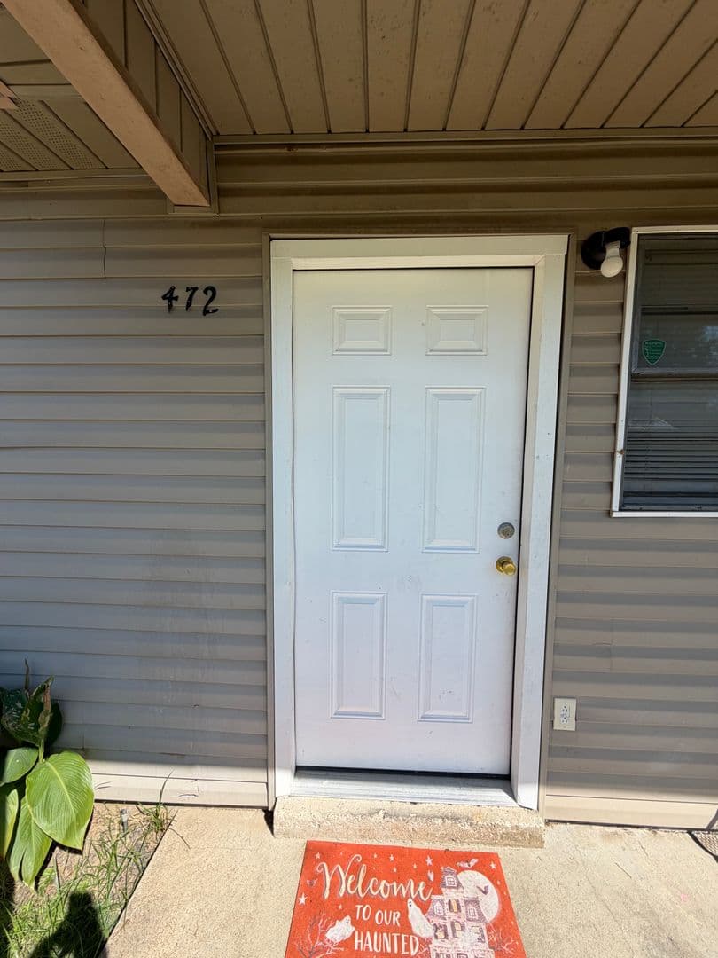 Brownsville Apartment: 470 Dianne Dr