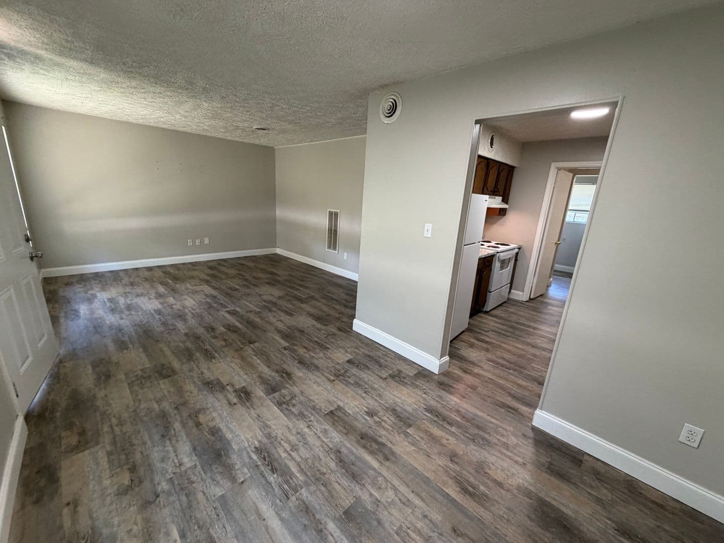Jackson Apartment: 541 Old Hickory Blvd