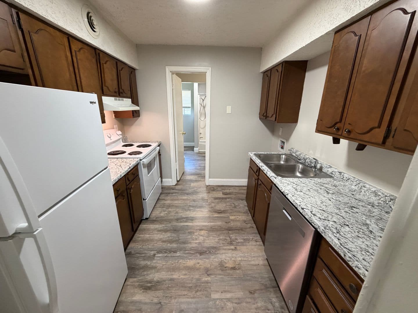 Jackson Apartment: 541 Old Hickory Blvd