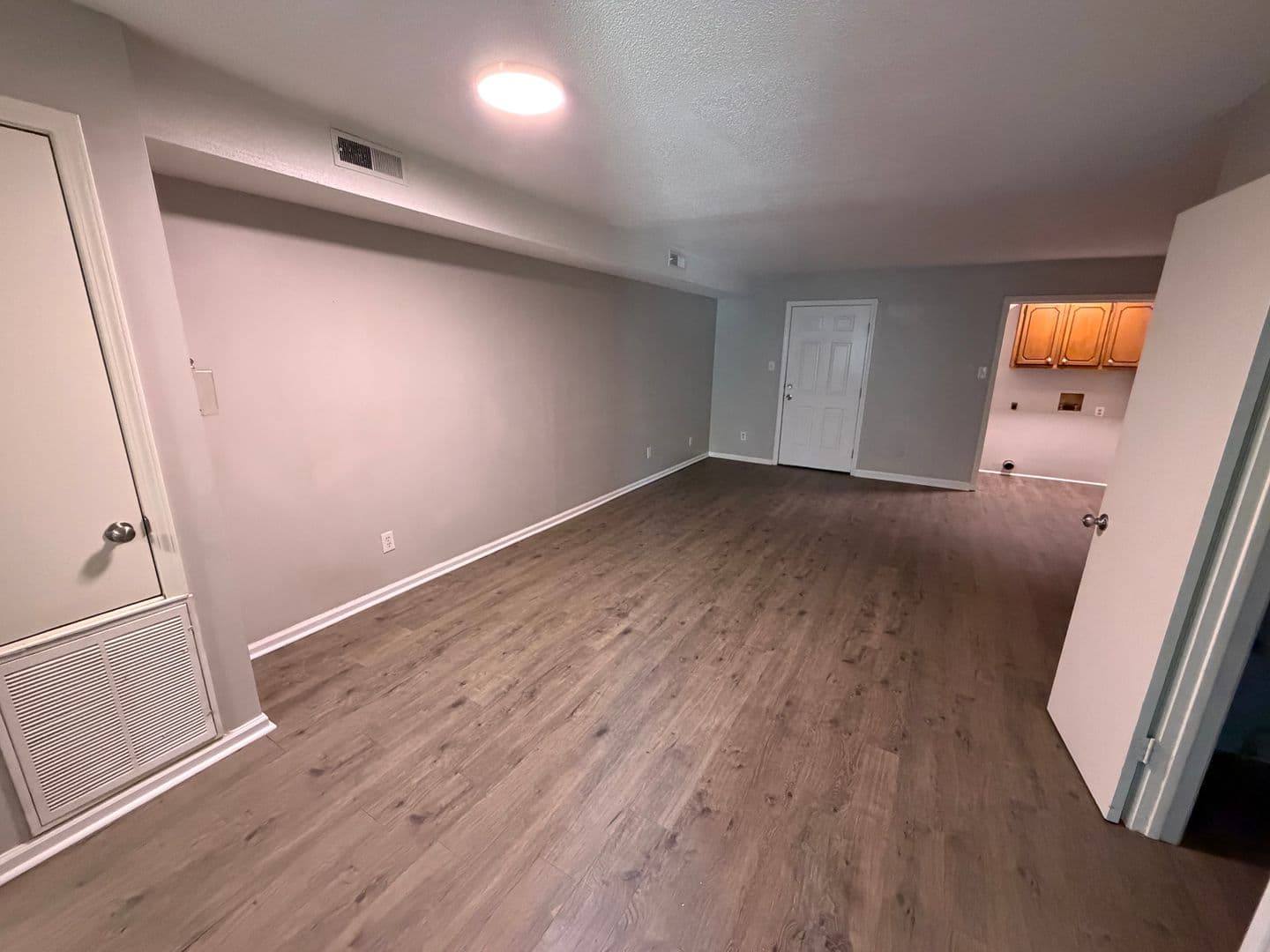 Jackson Apartment: Chester Levee Rd