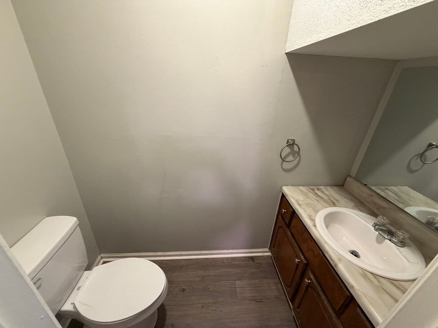 Jackson Apartment: Chester Levee Rd