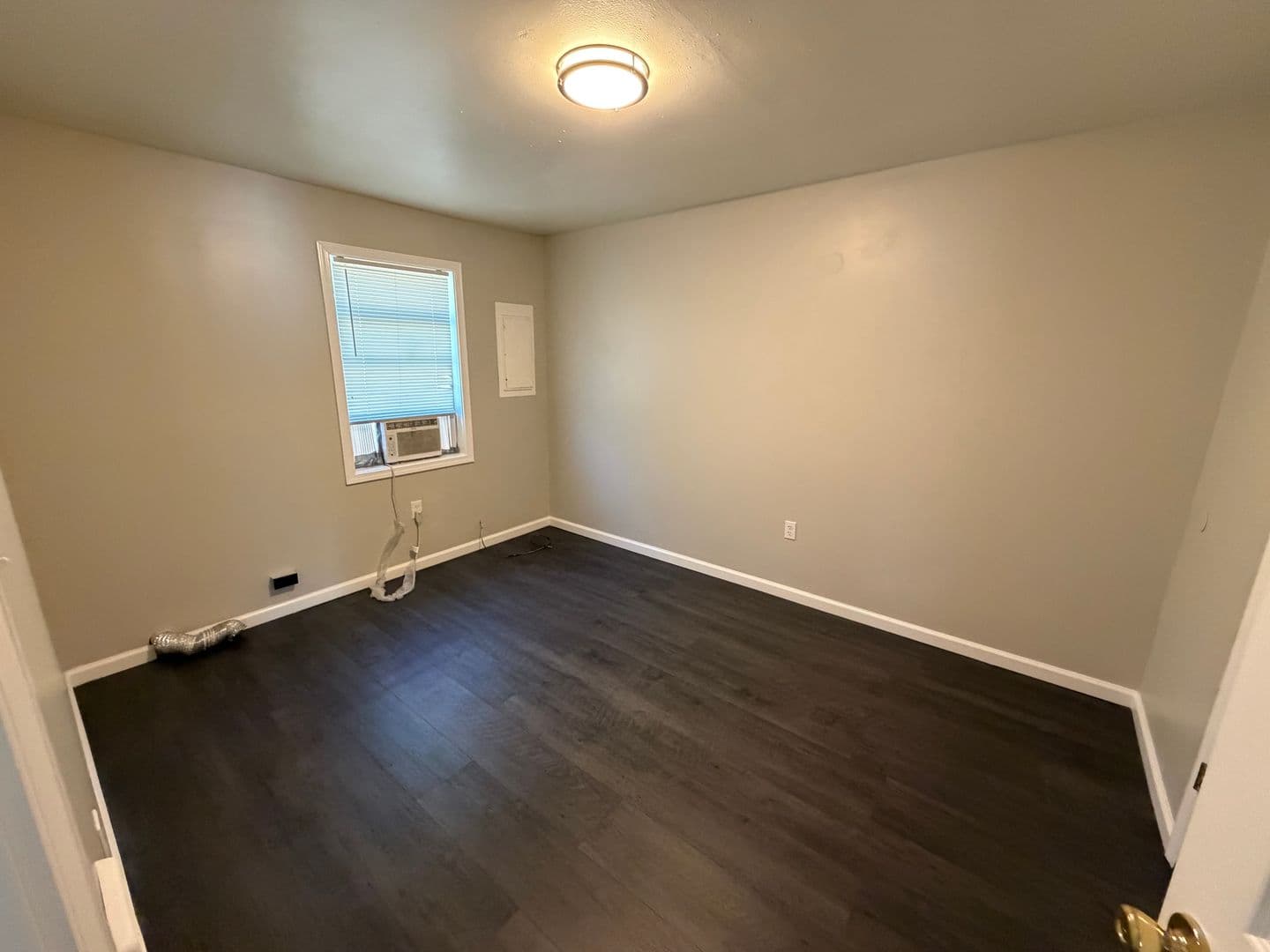 Brownsville Apartment: 470 Dianne Dr