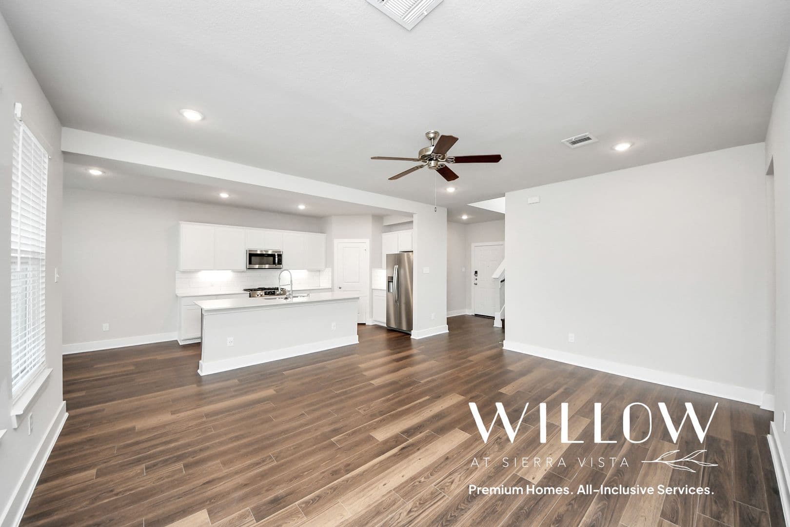 Rosharon House: 10518 Moon Valley Lane