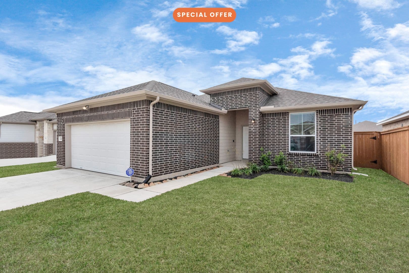 Rosharon House: 1218 Scarlet Creek Drive
