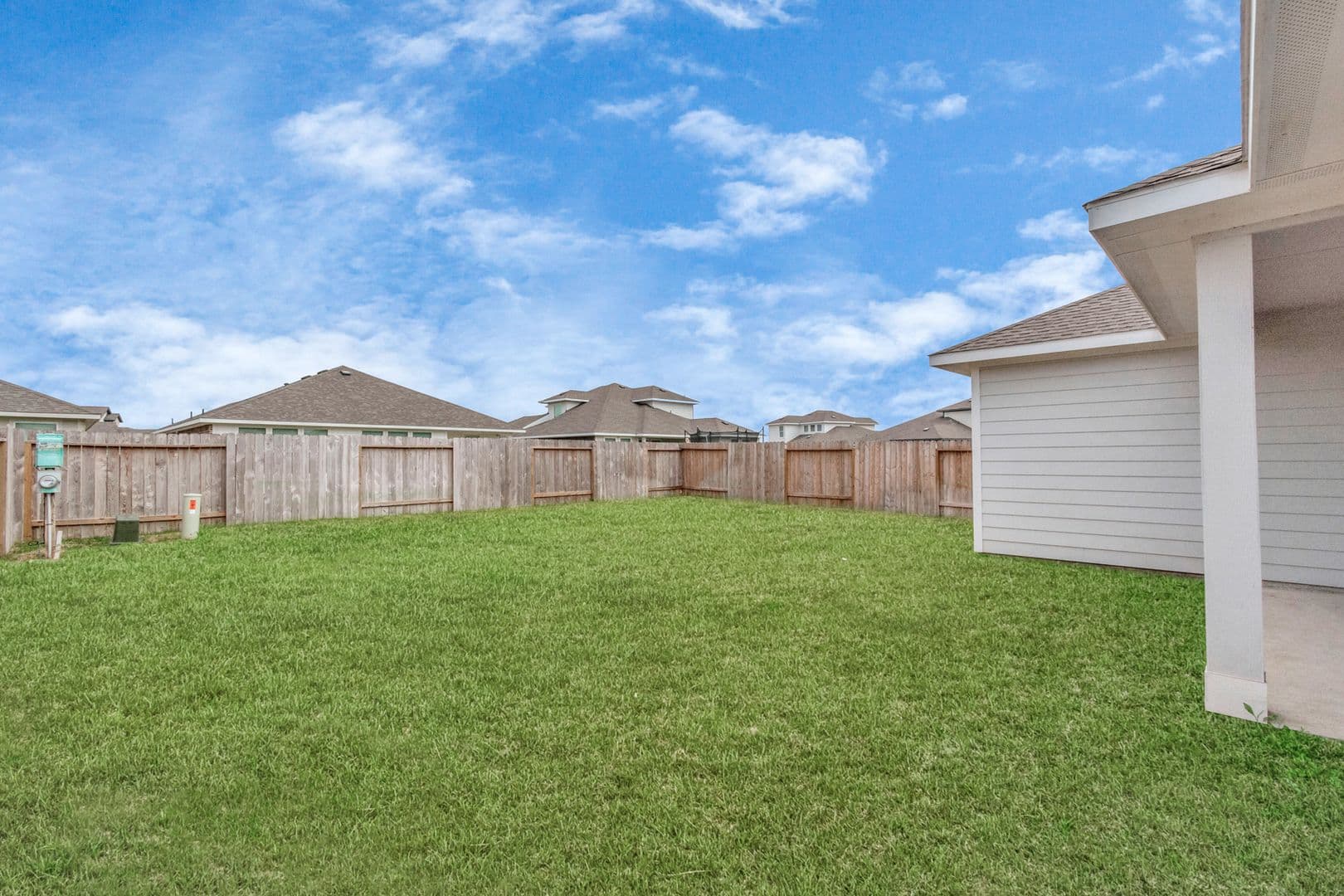 Rosharon House: 1233 Scarlet Creek Drive