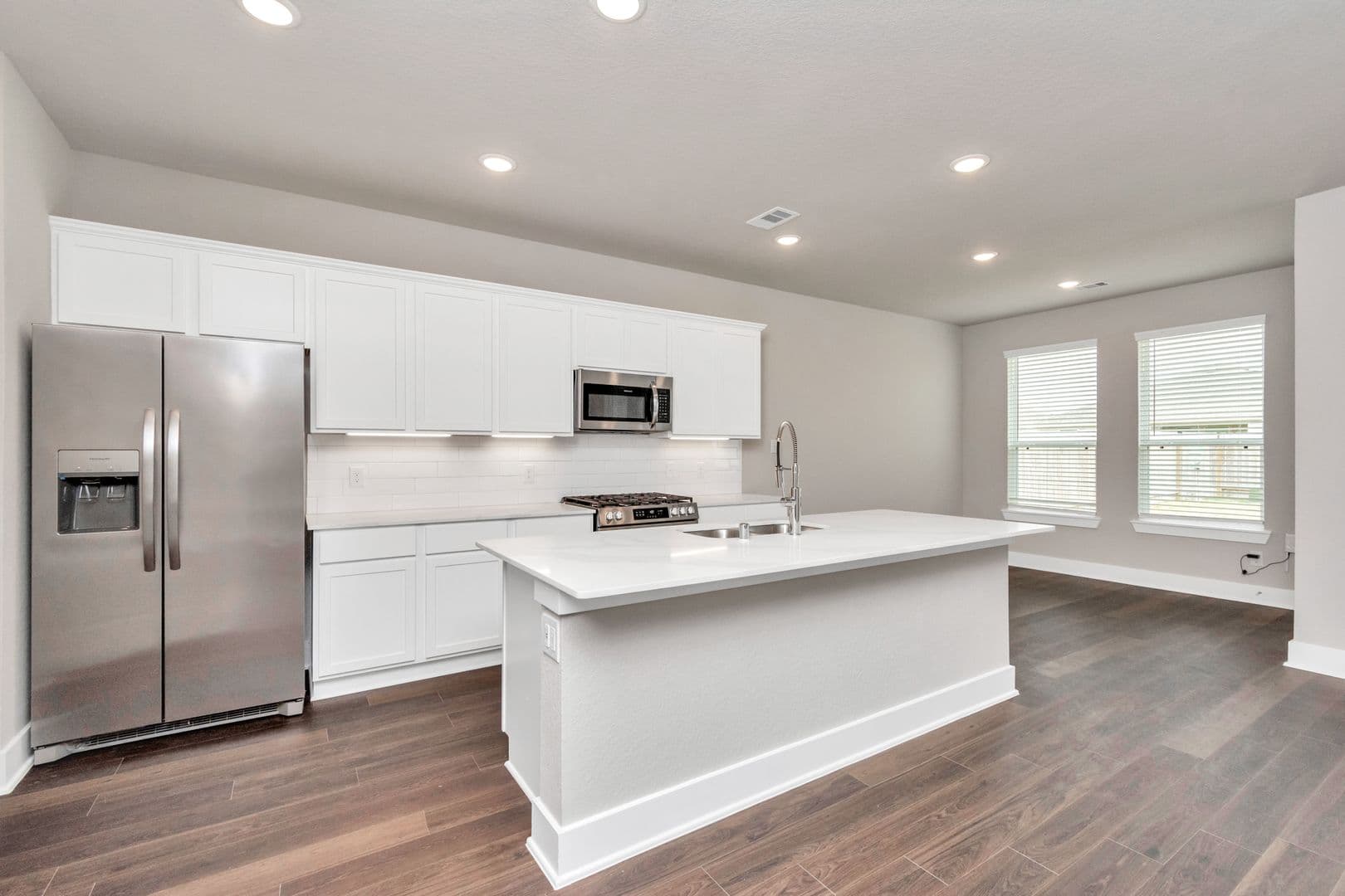 Rosharon House: 1233 Scarlet Creek Drive