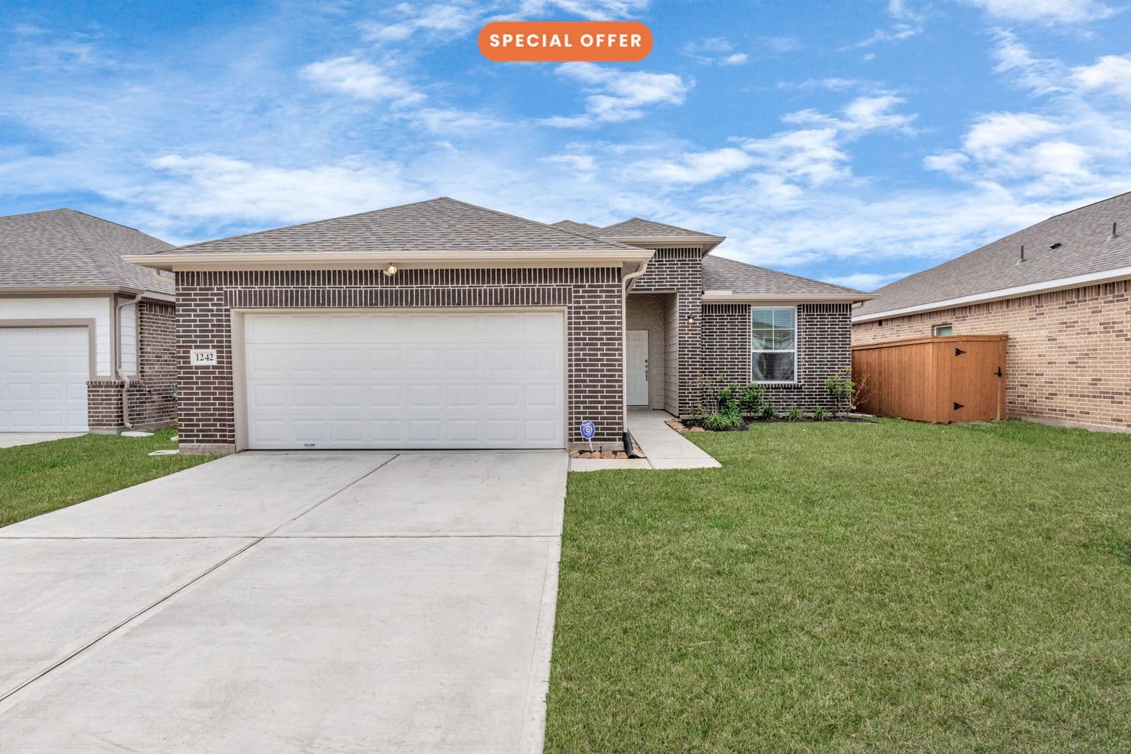 Rosharon House: 1218 Scarlet Creek Drive