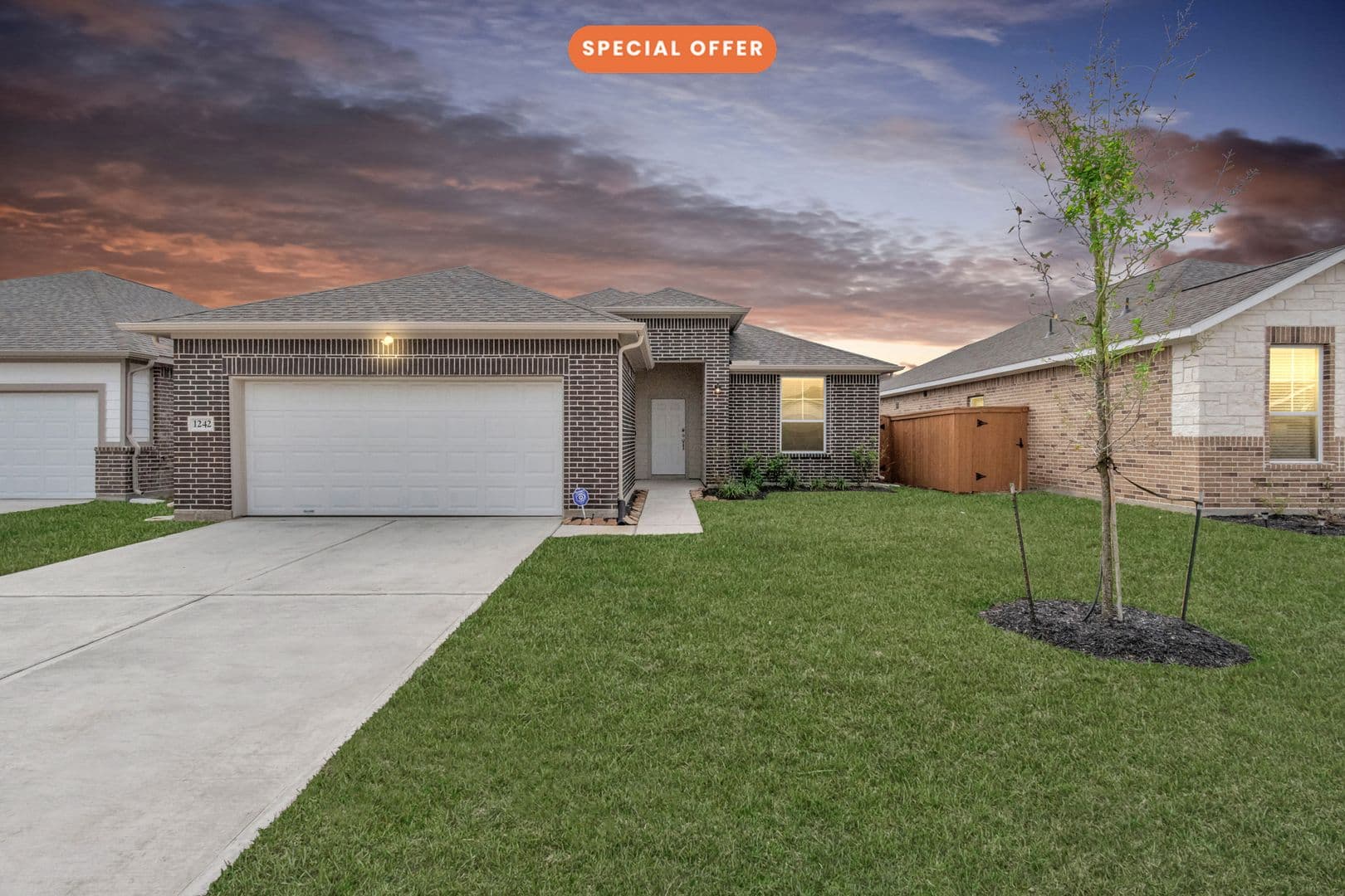 Rosharon House: 1218 Scarlet Creek Drive