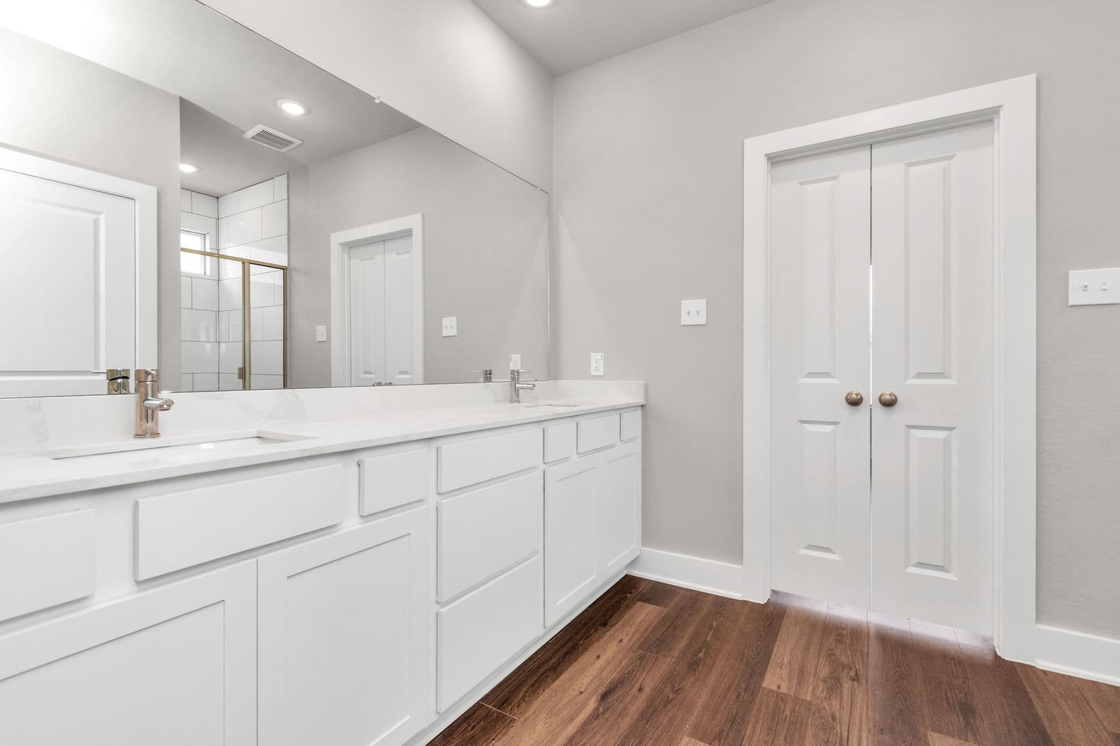 Rosharon House: 10515 Moon Valley Lane