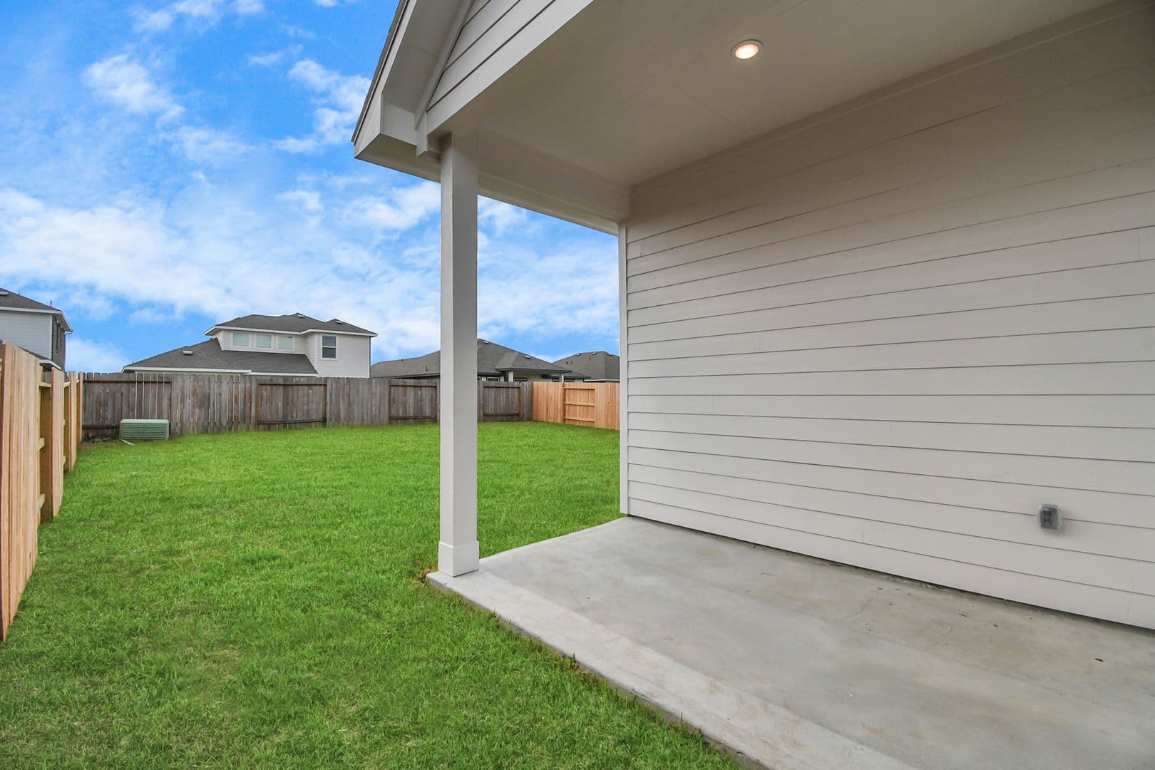 Rosharon House: 10614 Wildflower View Drive