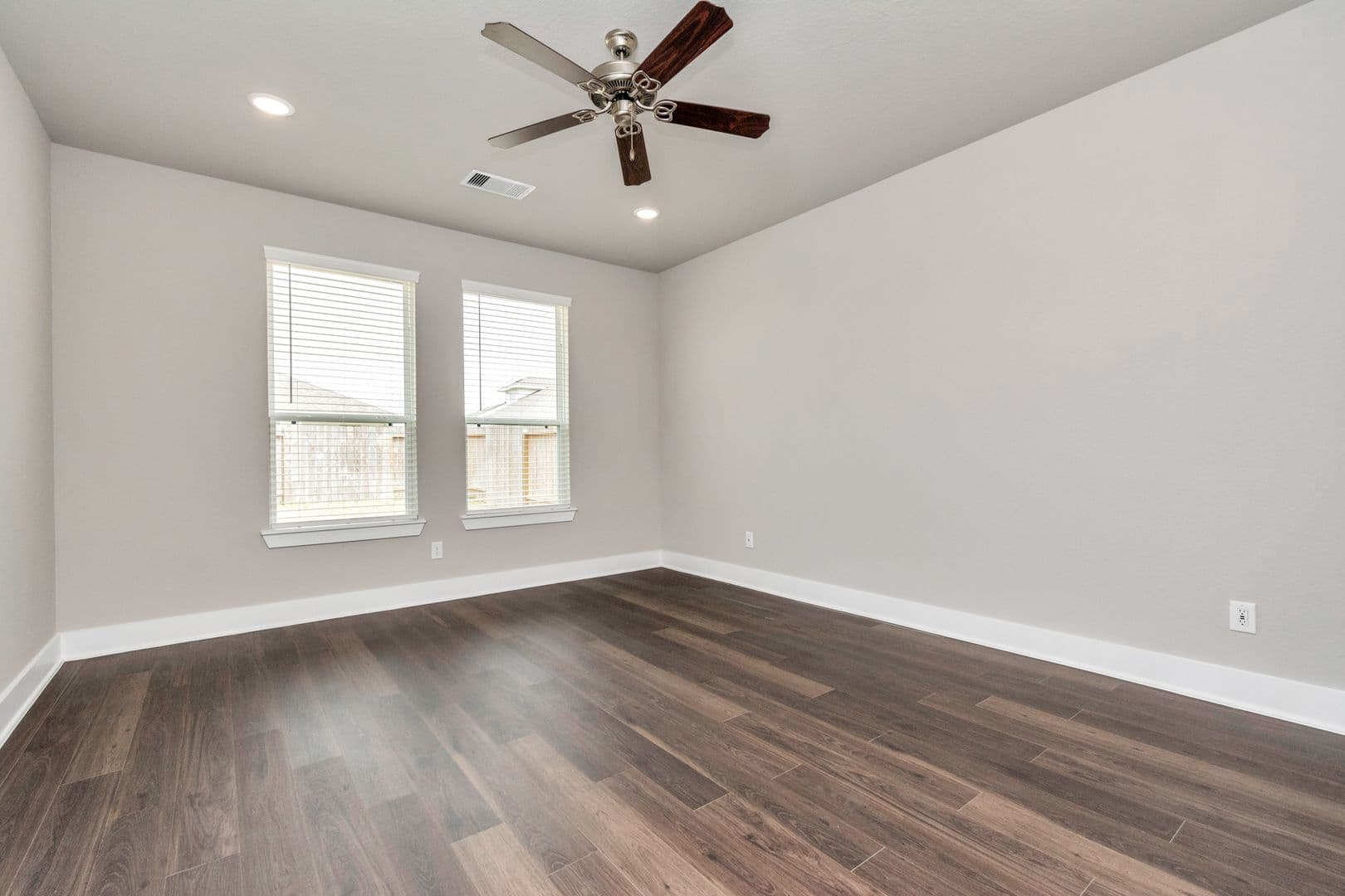 Rosharon House: 10618 Cascade Creek Drive
