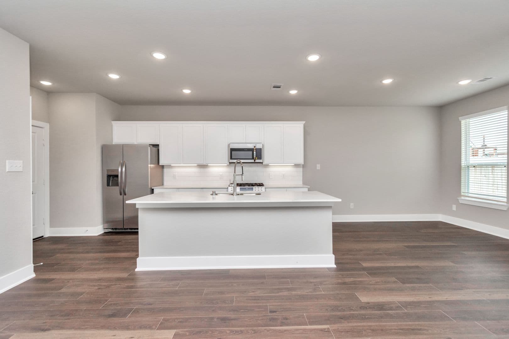 Rosharon House: 1233 Scarlet Creek Drive