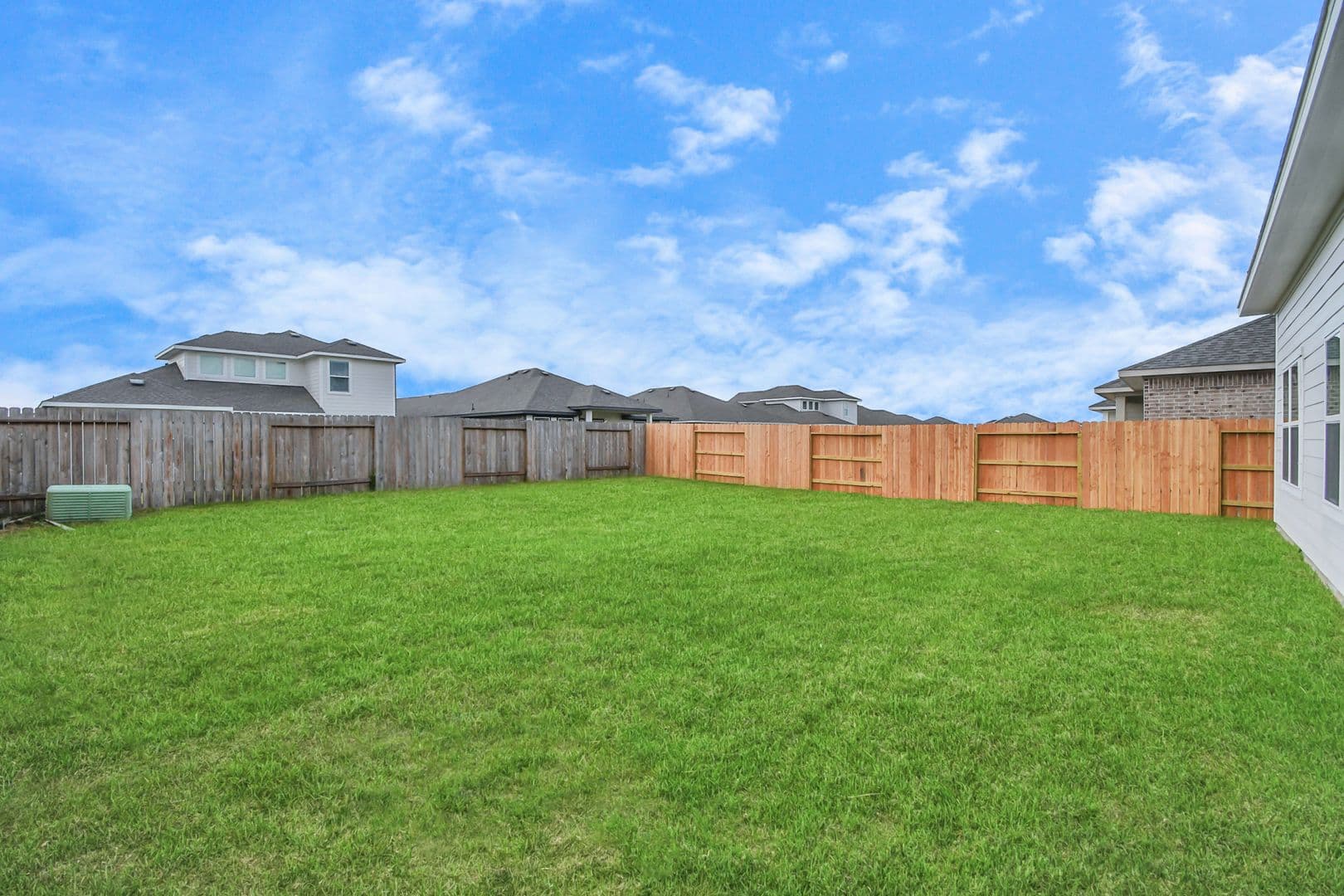 Rosharon Apartment: 10211 Alpine Lake Lane
