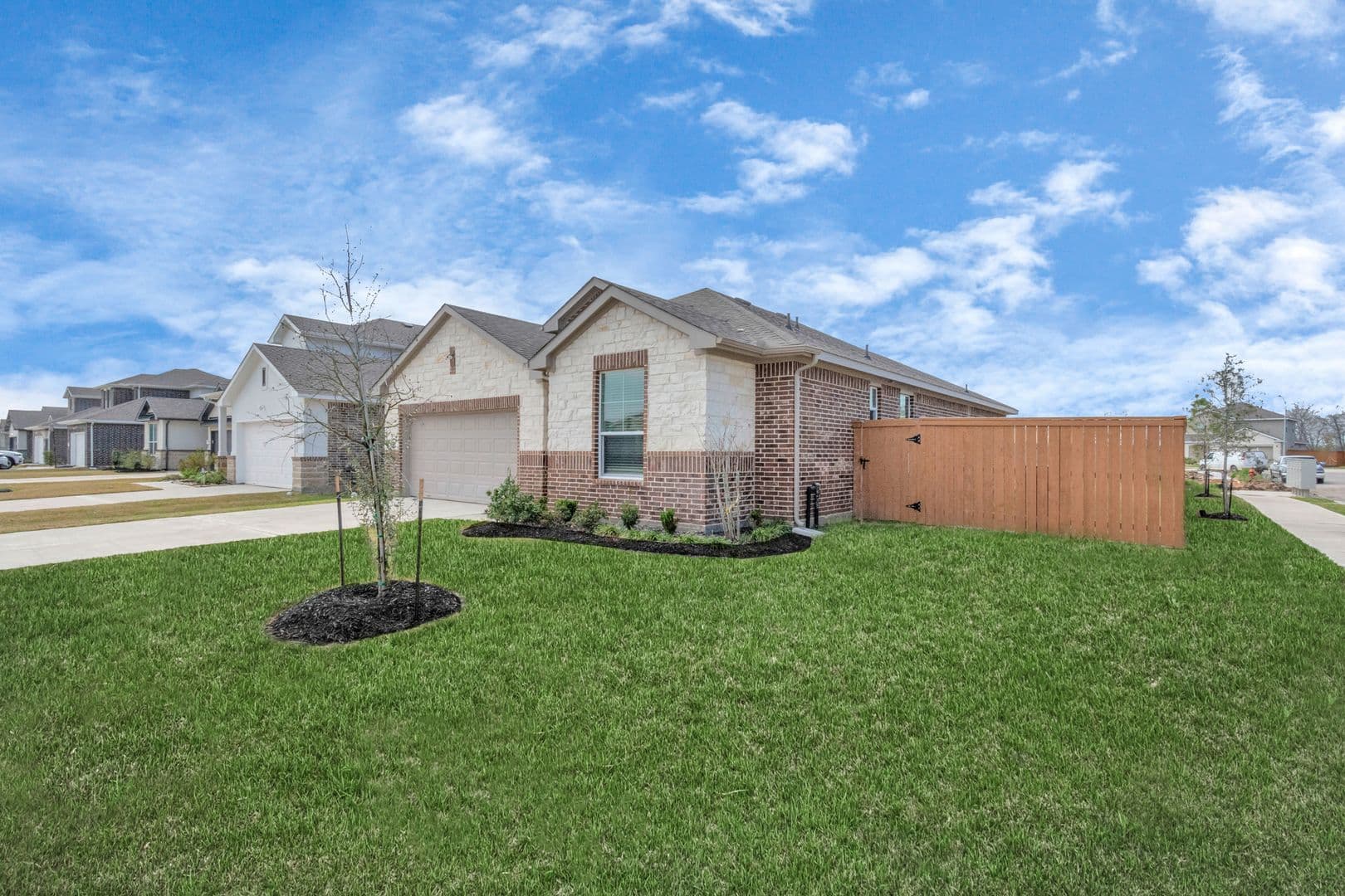 Rosharon Apartment: 10211 Alpine Lake Lane