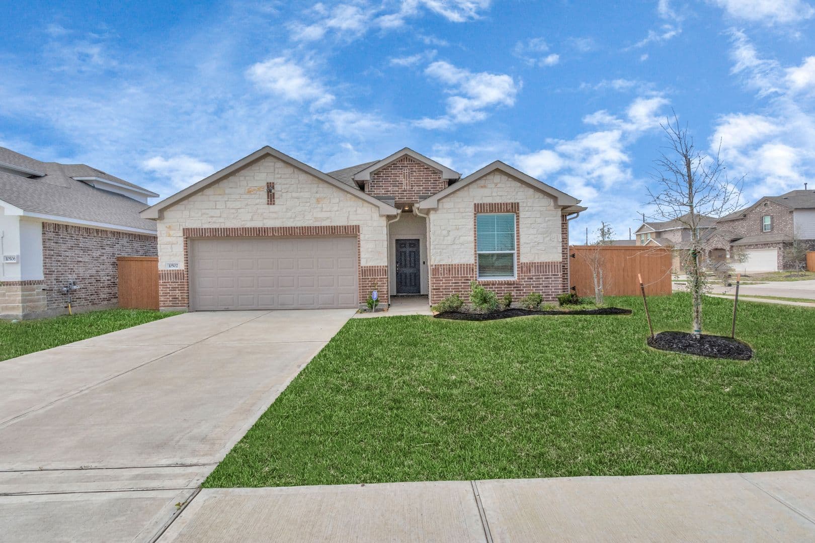 Rosharon House: 10607 Crescent Peak Court