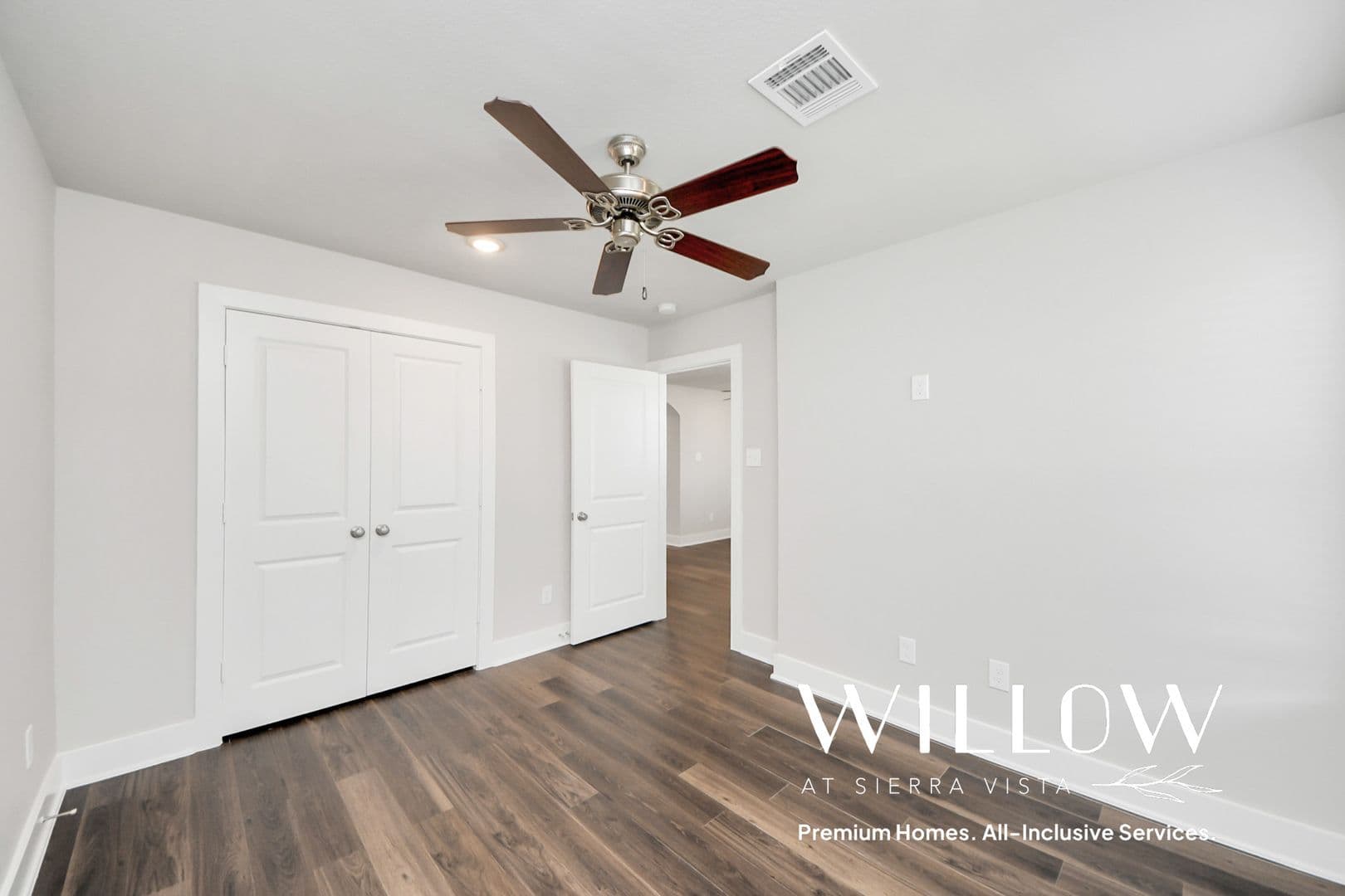 Rosharon House: 10518 Moon Valley Lane