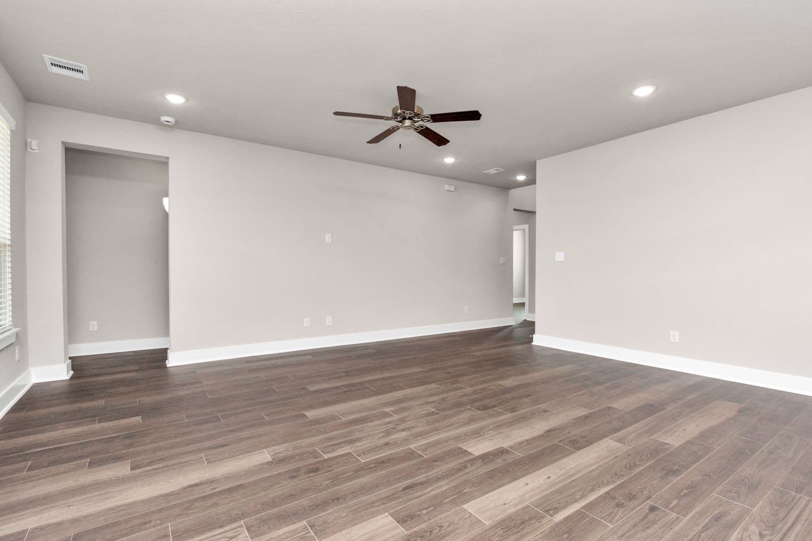 Rosharon House: 10618 Cascade Creek Drive