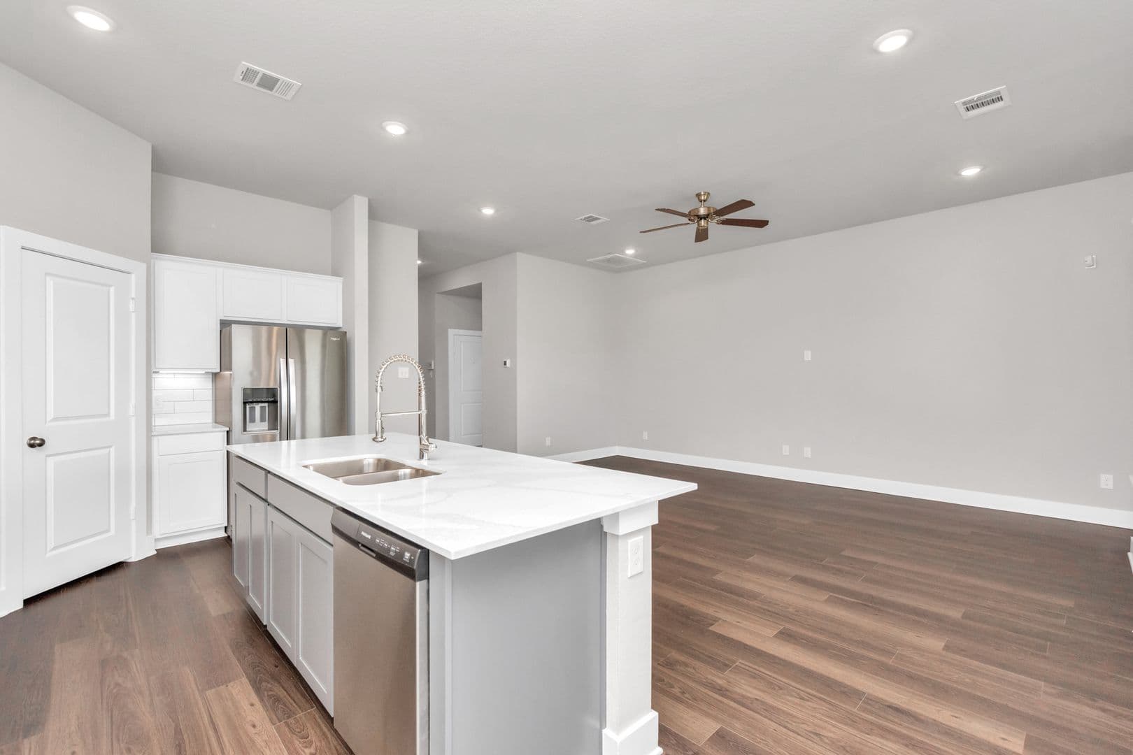 Rosharon House: 10607 Crescent Peak Court