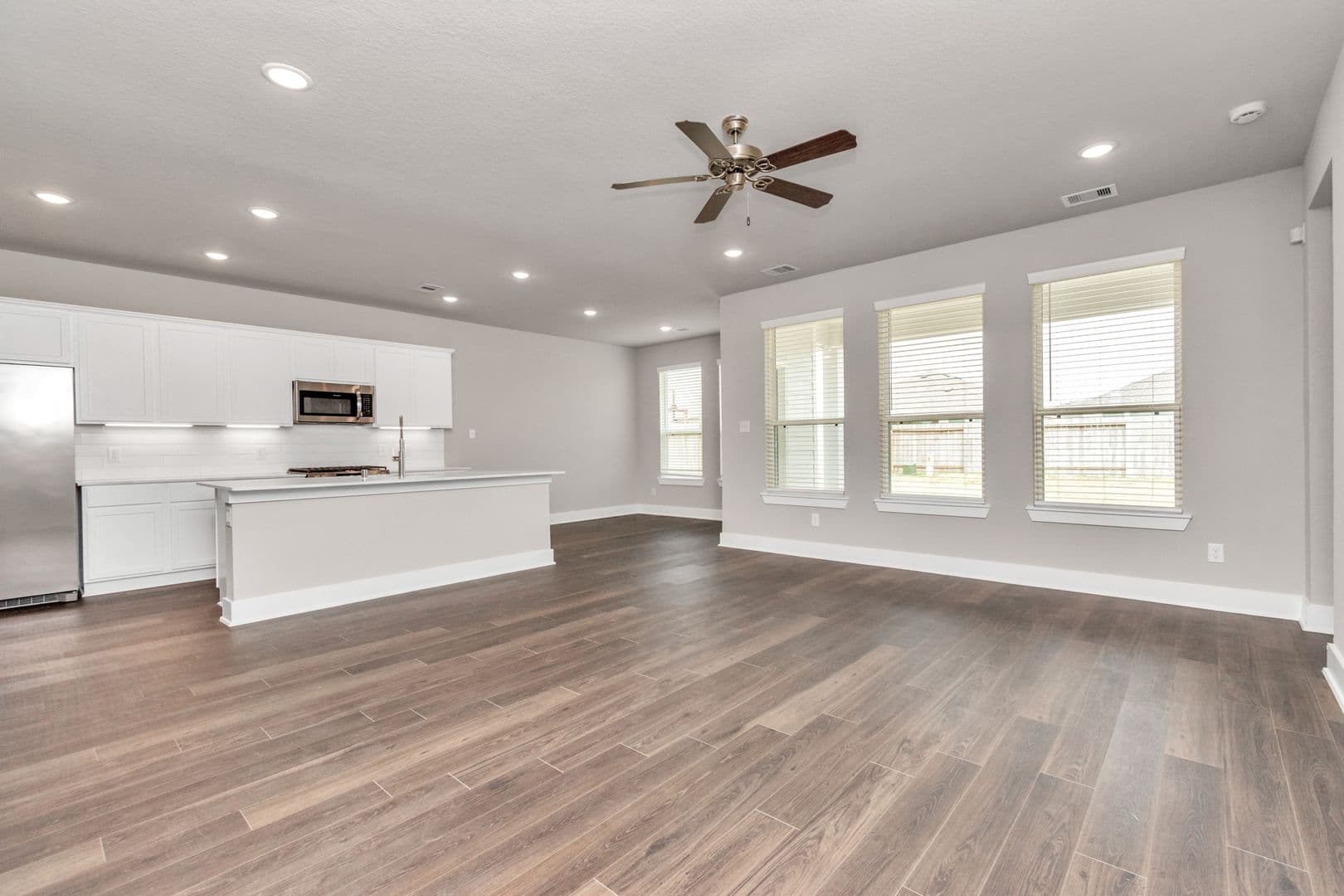 Rosharon House: 1233 Scarlet Creek Drive