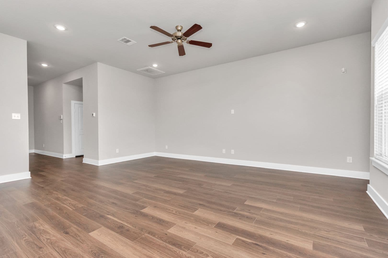 Rosharon House: 10607 Crescent Peak Court