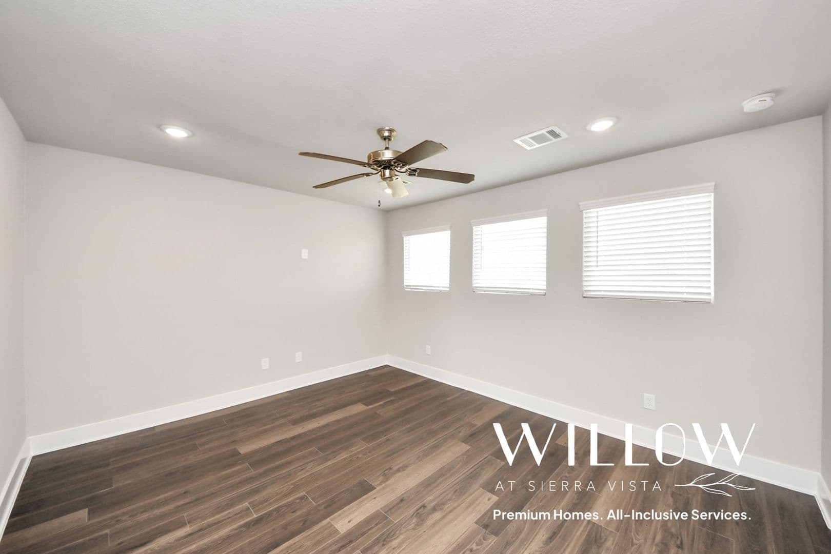 Rosharon House: 10518 Moon Valley Lane
