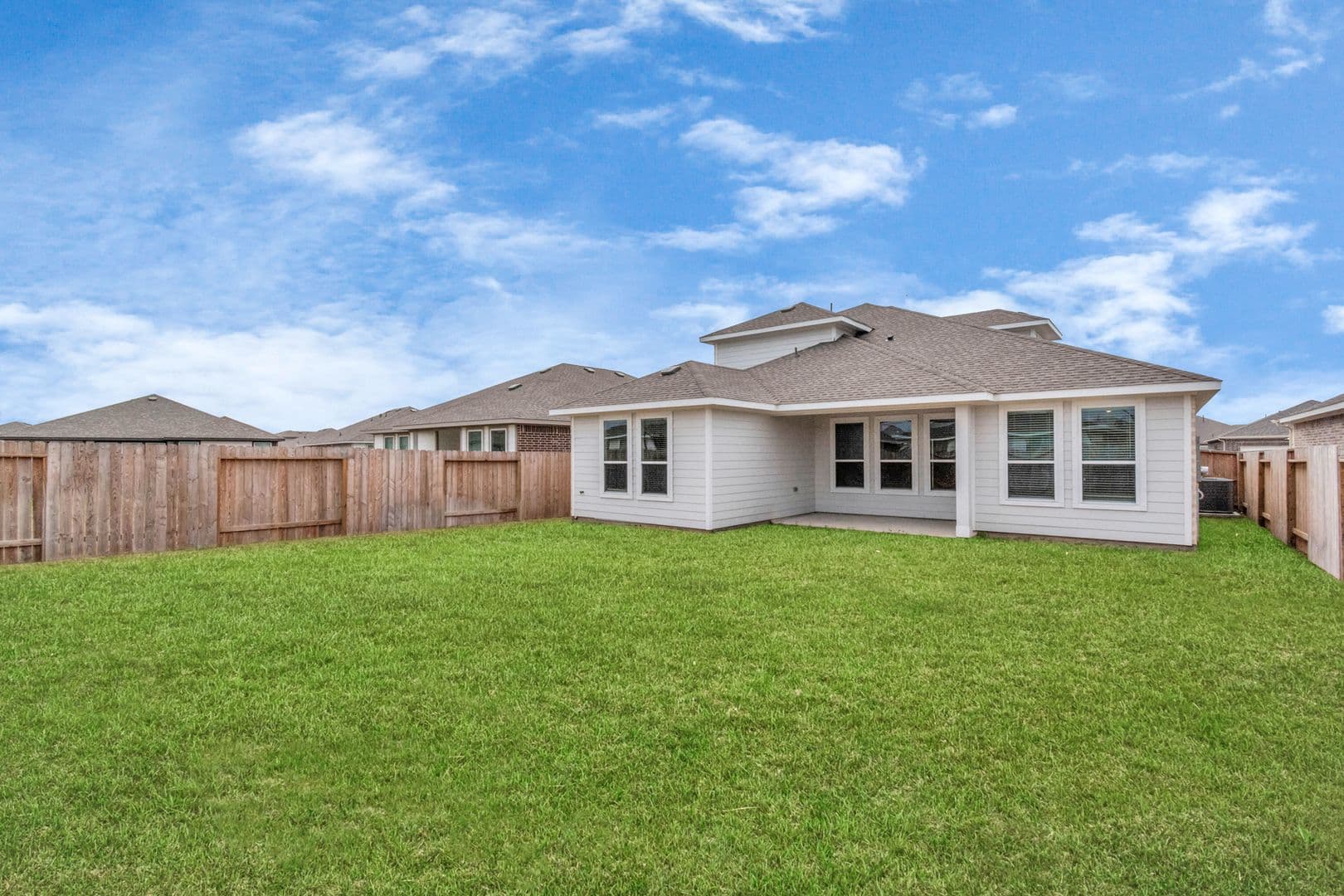 Rosharon House: 10618 Cascade Creek Drive