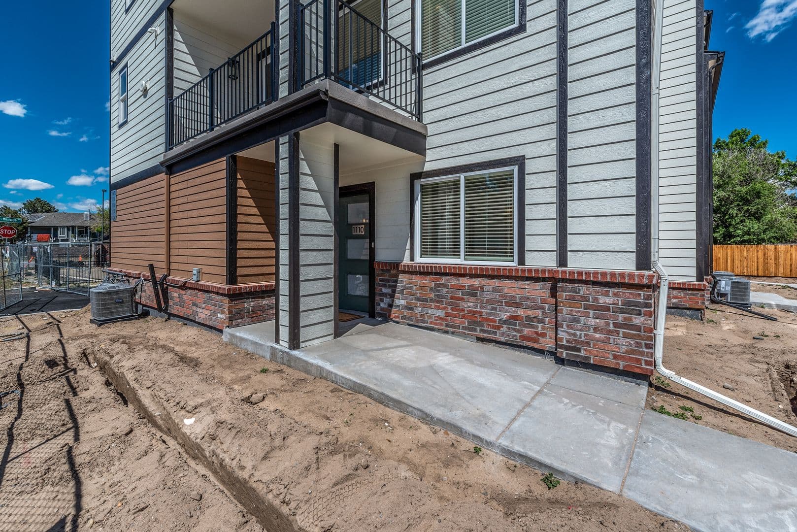 Denver Apartment: 8850 E Mississippi Ave