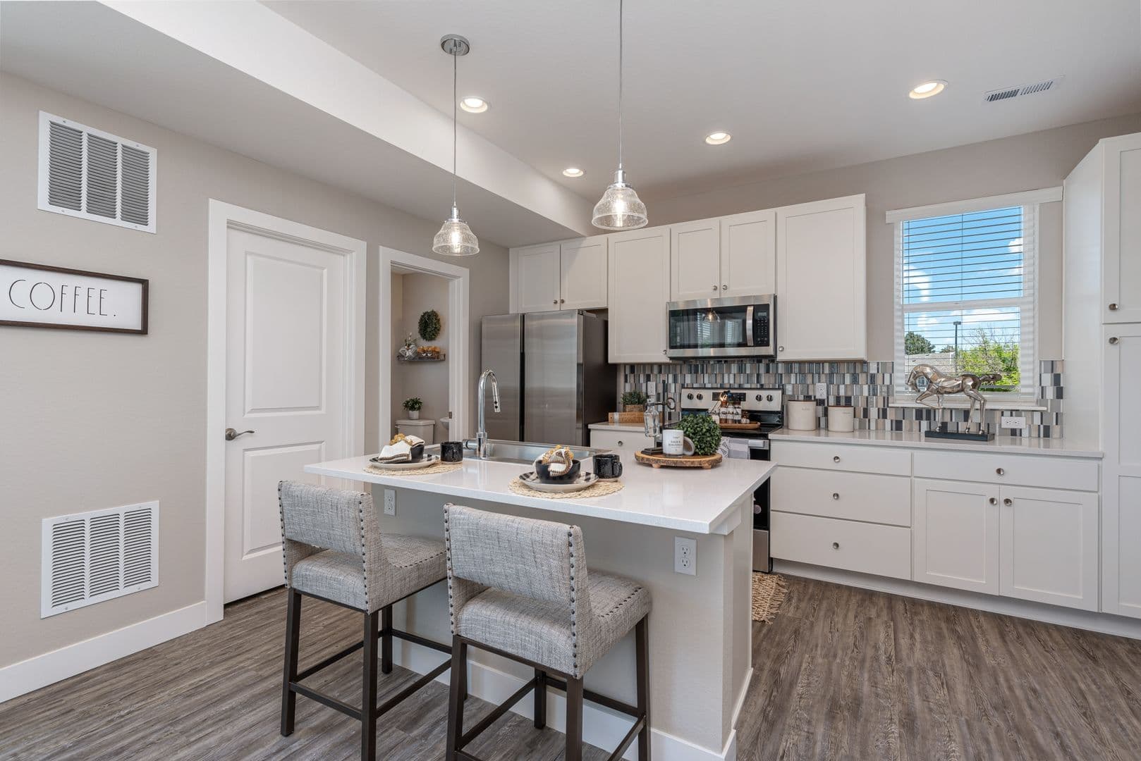 Denver Apartment: 8850 E Mississippi Ave