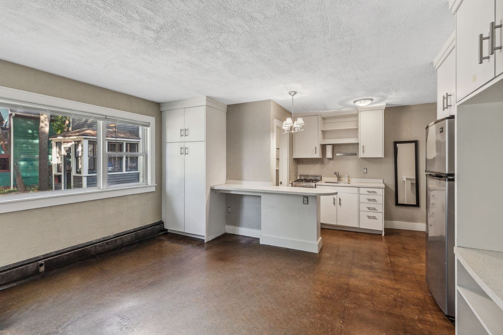 Saint Paul Apartment: 501 Ashland Ave