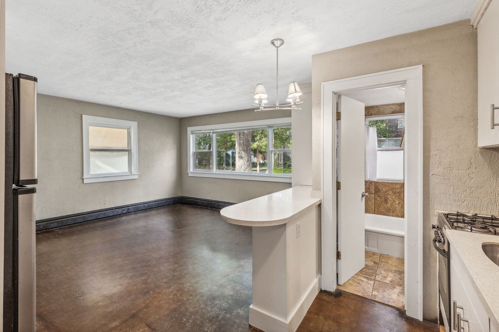 Saint Paul Apartment: 501 Ashland Ave