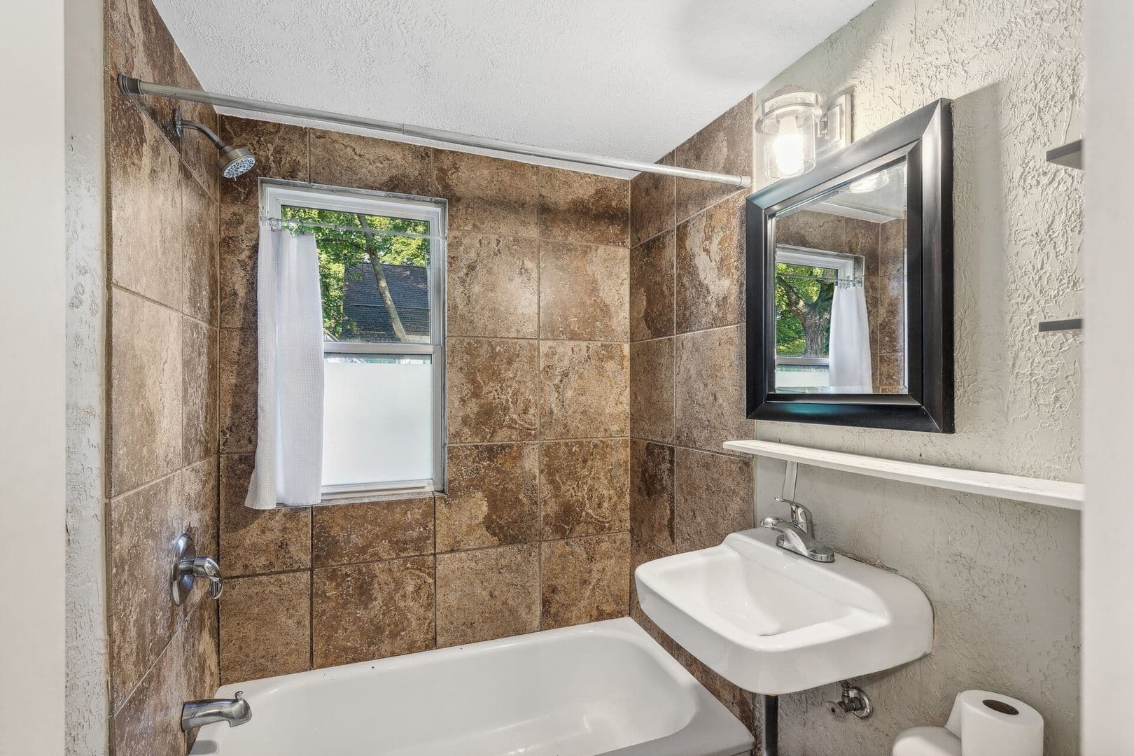 Saint Paul Apartment: 501 Ashland Ave