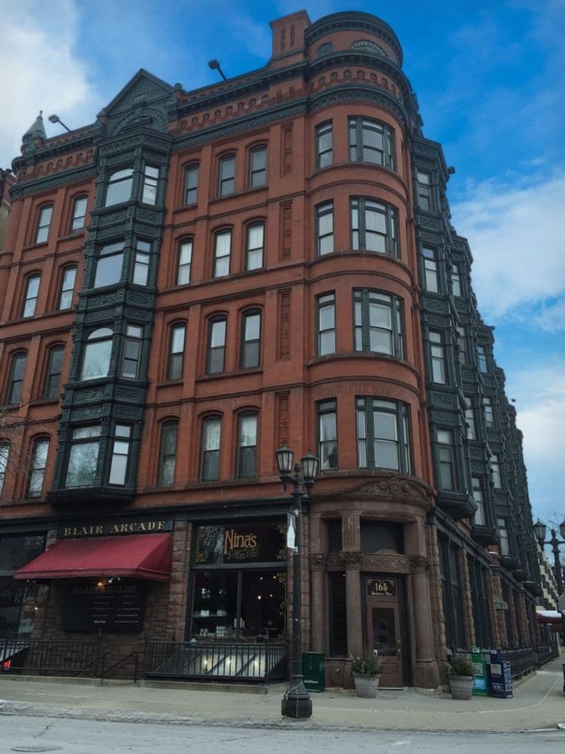 Saint Paul Apartment: 501 Ashland Ave
