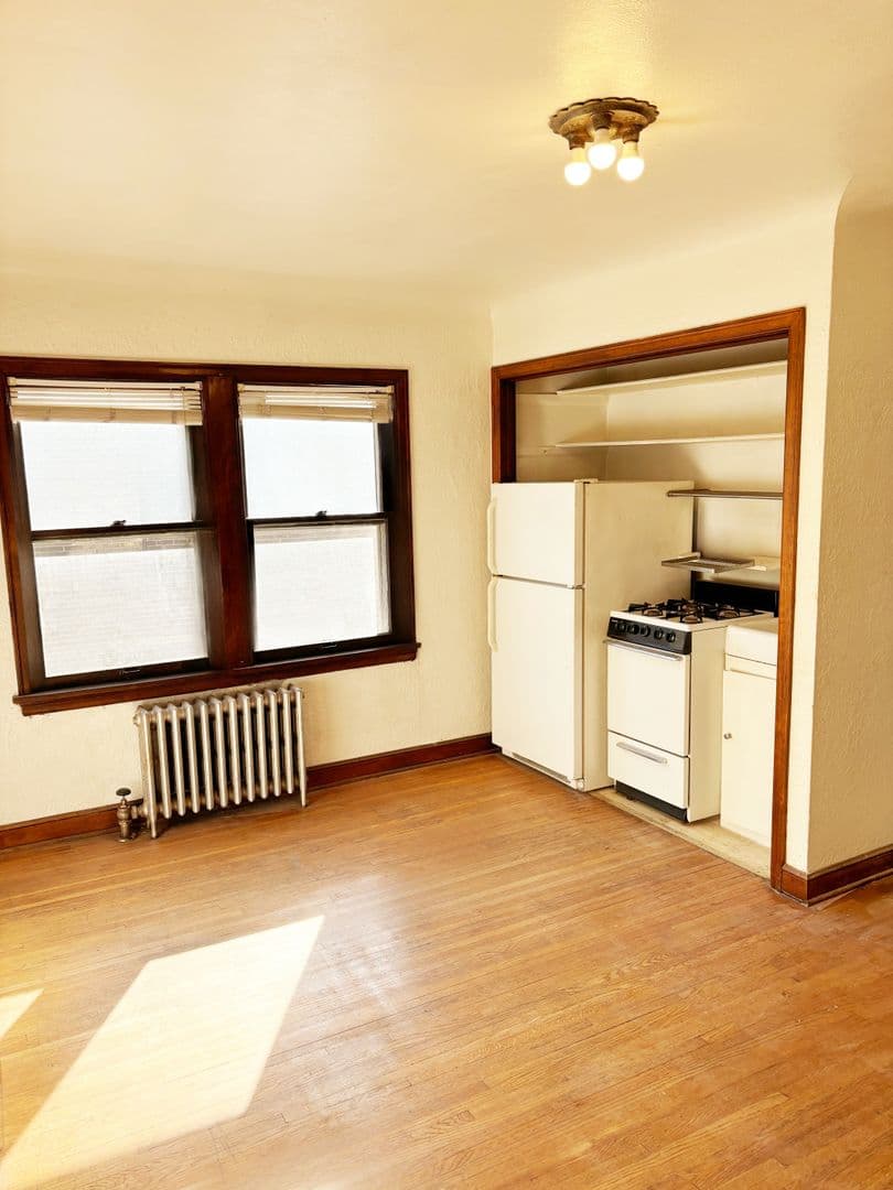 Saint Paul Apartment: 1648 Charles