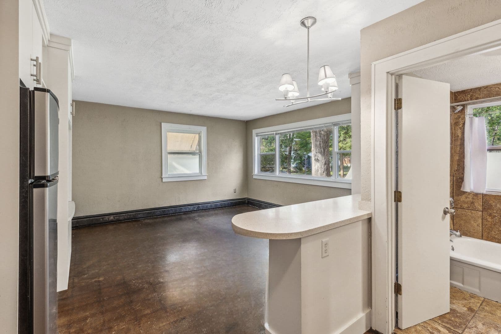 Saint Paul Apartment: 501 Ashland Ave