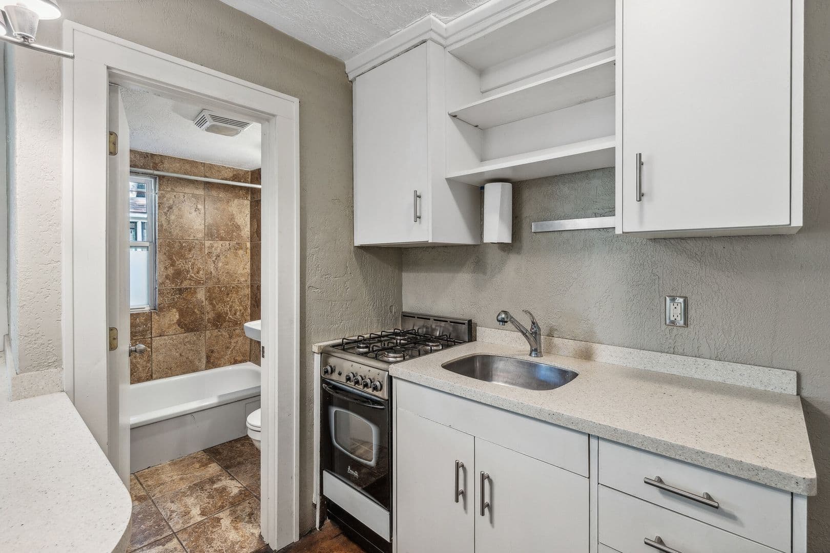 Saint Paul Apartment: 501 Ashland Ave