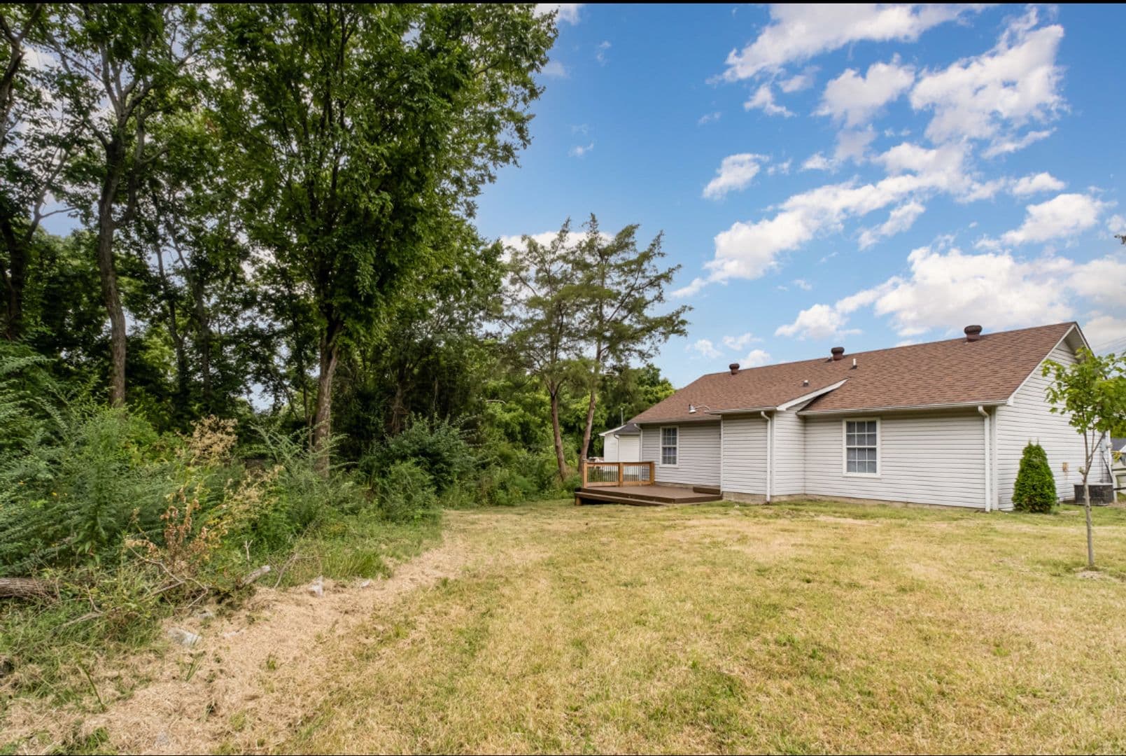 Nashville House: 120 Minnette Court