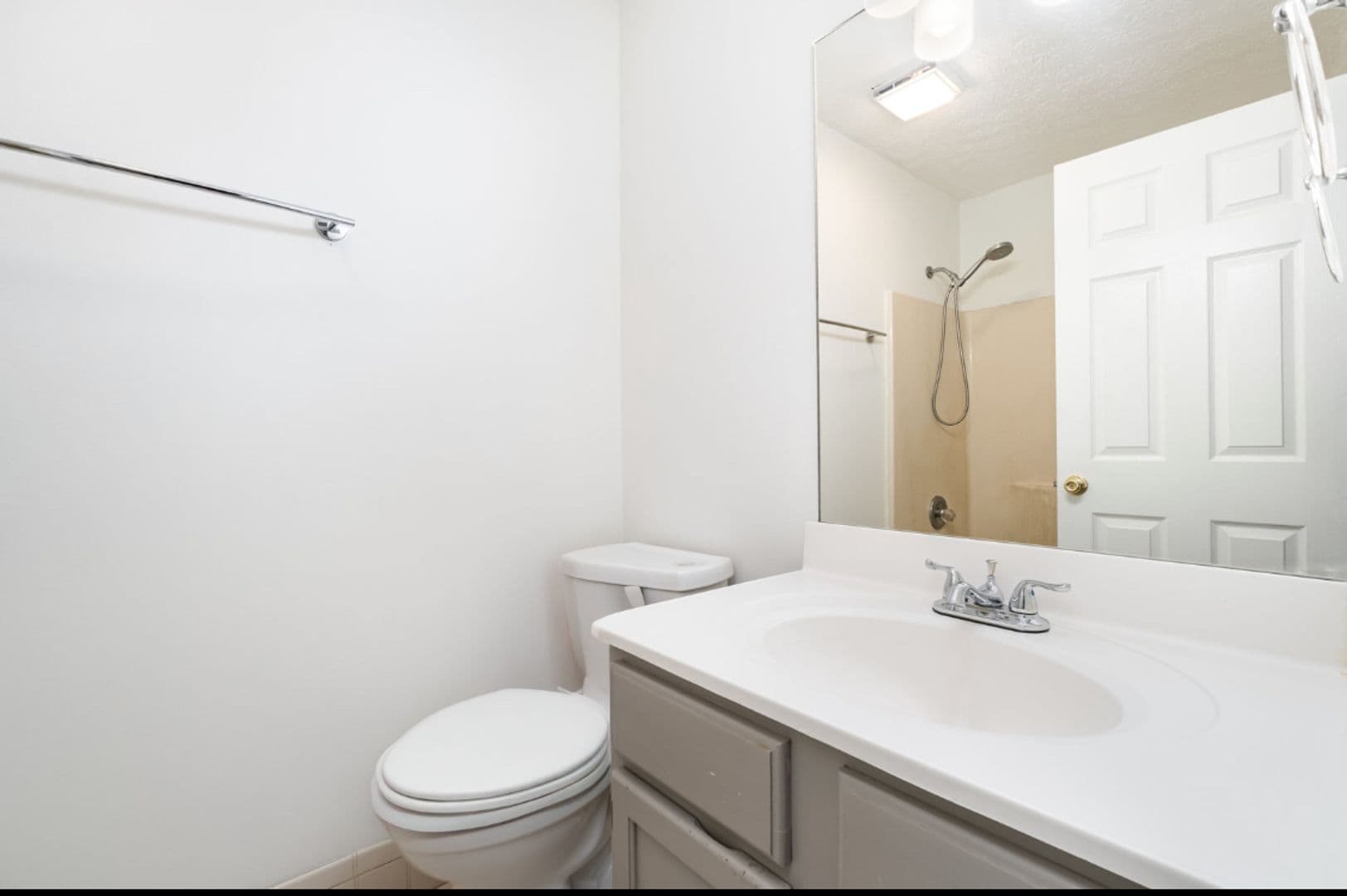 Nashville House: 120 Minnette Court