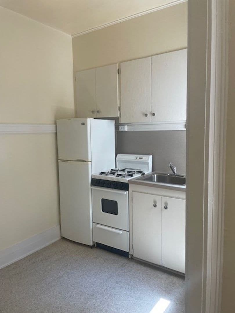 SEATTLE Apartment: 2011 5TH AVE